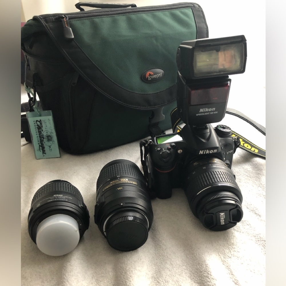 Nikon D7100 DLSR Camera, 3 lenses, carrying case, battery, charger, EUC